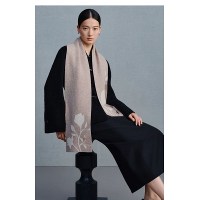 万事利2024秋冬新品100%绵羊毛围巾保暖女士围脖披肩兰香疏影